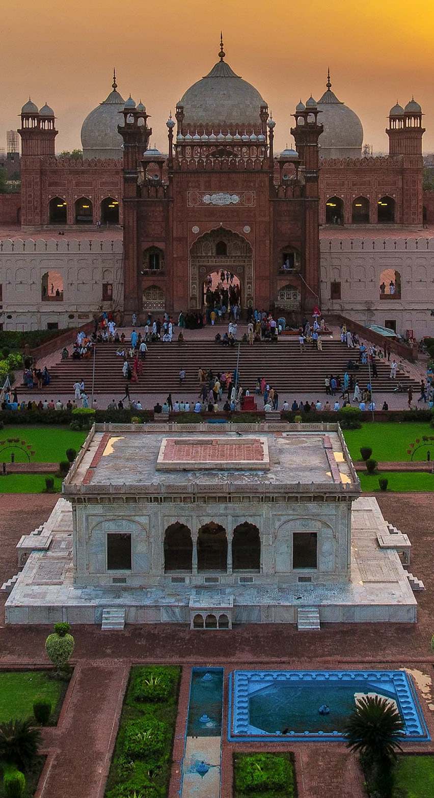 pakistan-tourism-badshahi-masjid